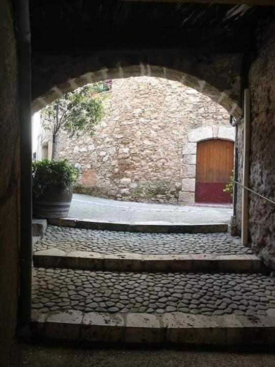 La Mansardiere Villecroze Exterior photo